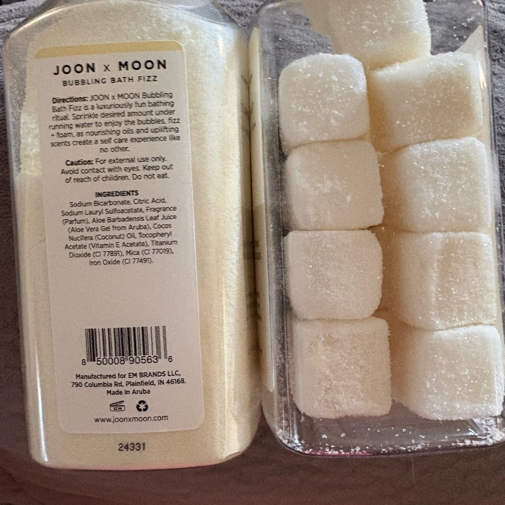 Joon x Moon Coconut Bath Fizz and Sugar Scrub Set - Picture 8 of 8